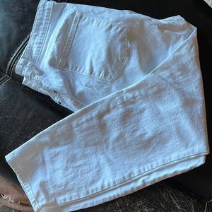 Kut from the Kloth Catherine Boyfriend Jeans in Optic White.